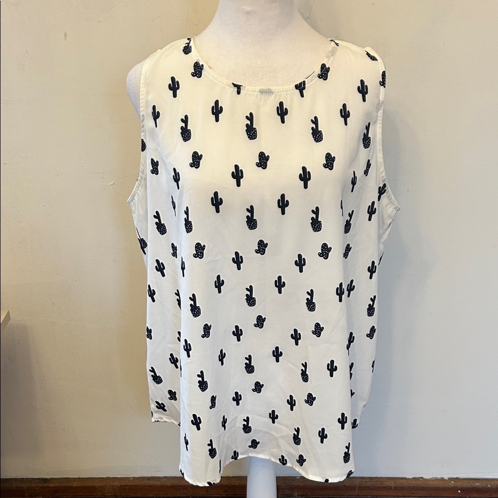 Papermoon Women’s White Sleeveless Cactus Print Top Size XL EUC